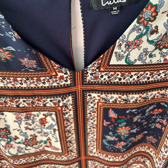 NWOT Lulu's Navy and Cream Lined Pattern Dress w/Bell Sleeves and Ruffle Bottom - Picture 4 of 15